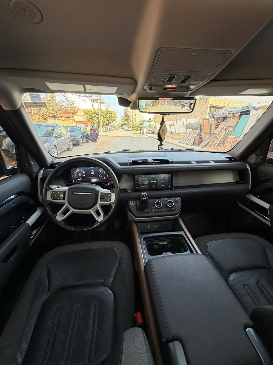 Land Rover Defender 2022