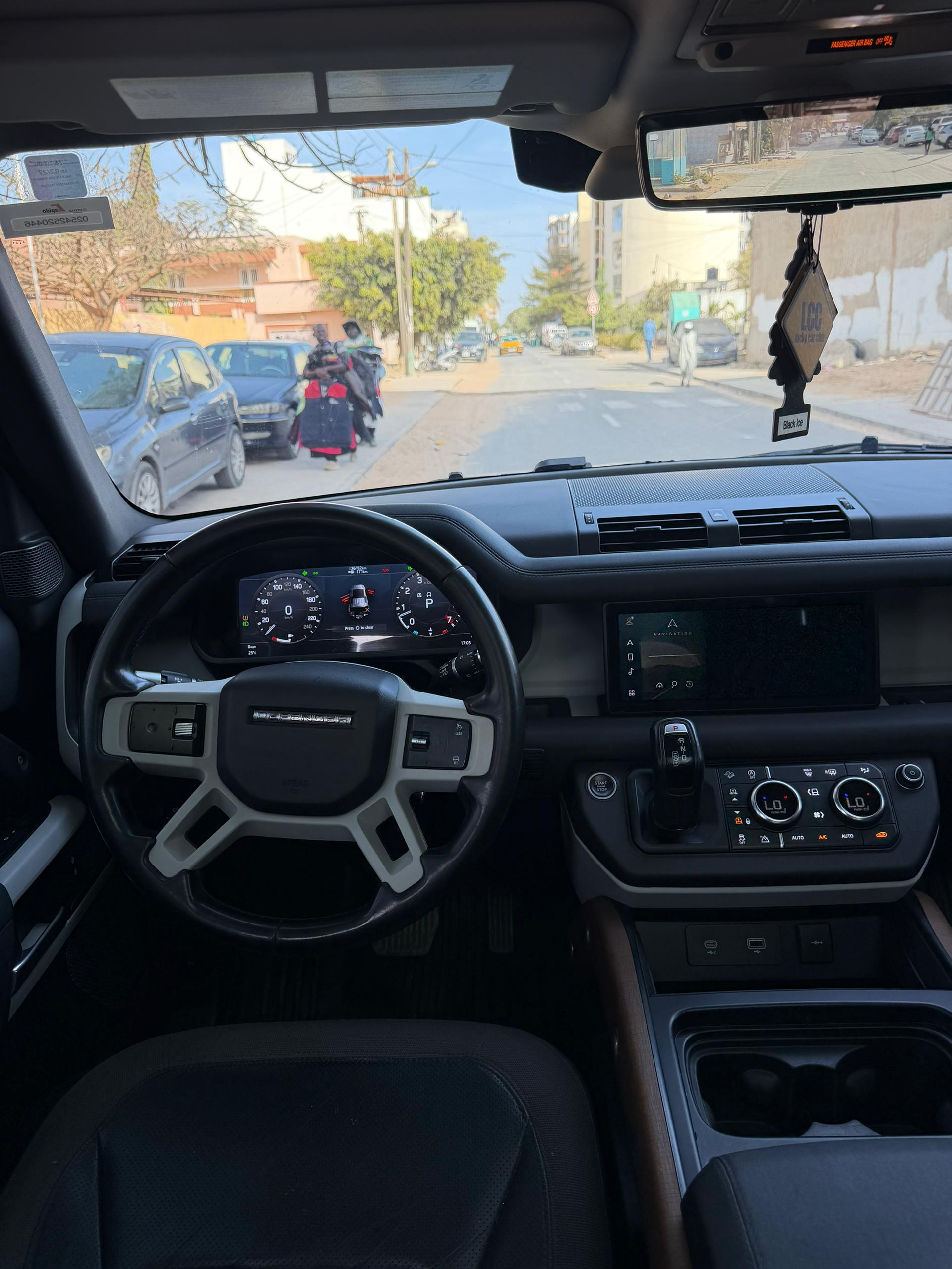 Land Rover Defender 2022