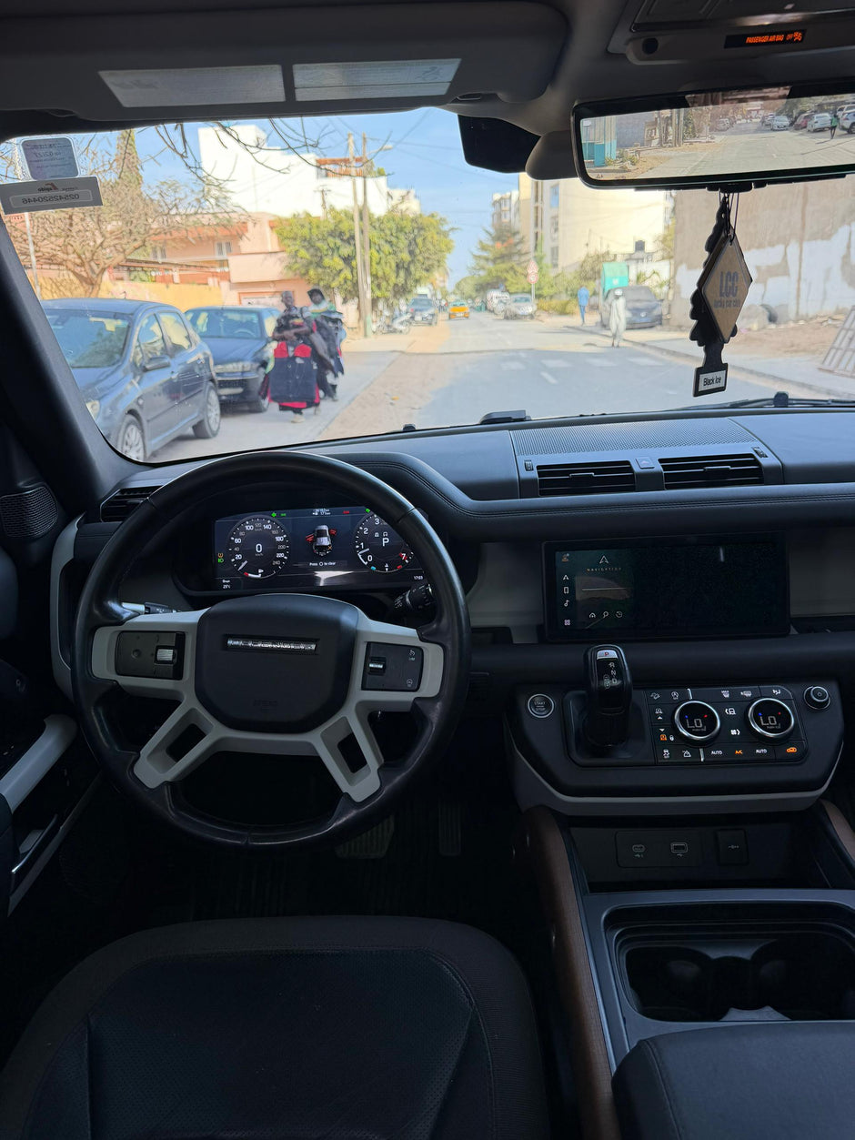 Land Rover Defender 2022