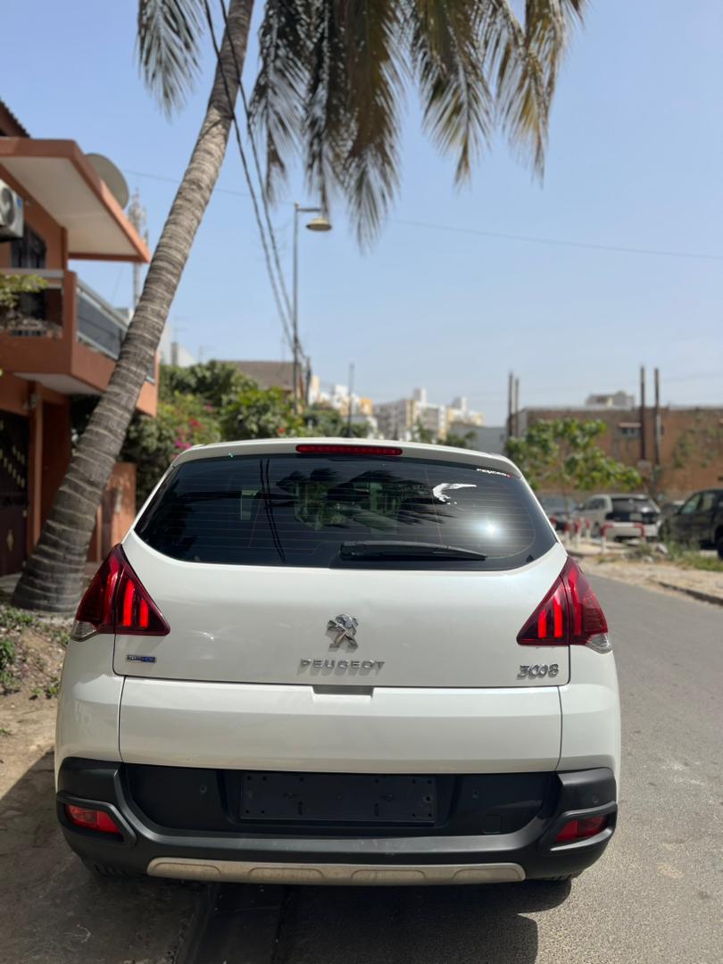 Peugeot 3008 BlueHDi 2016