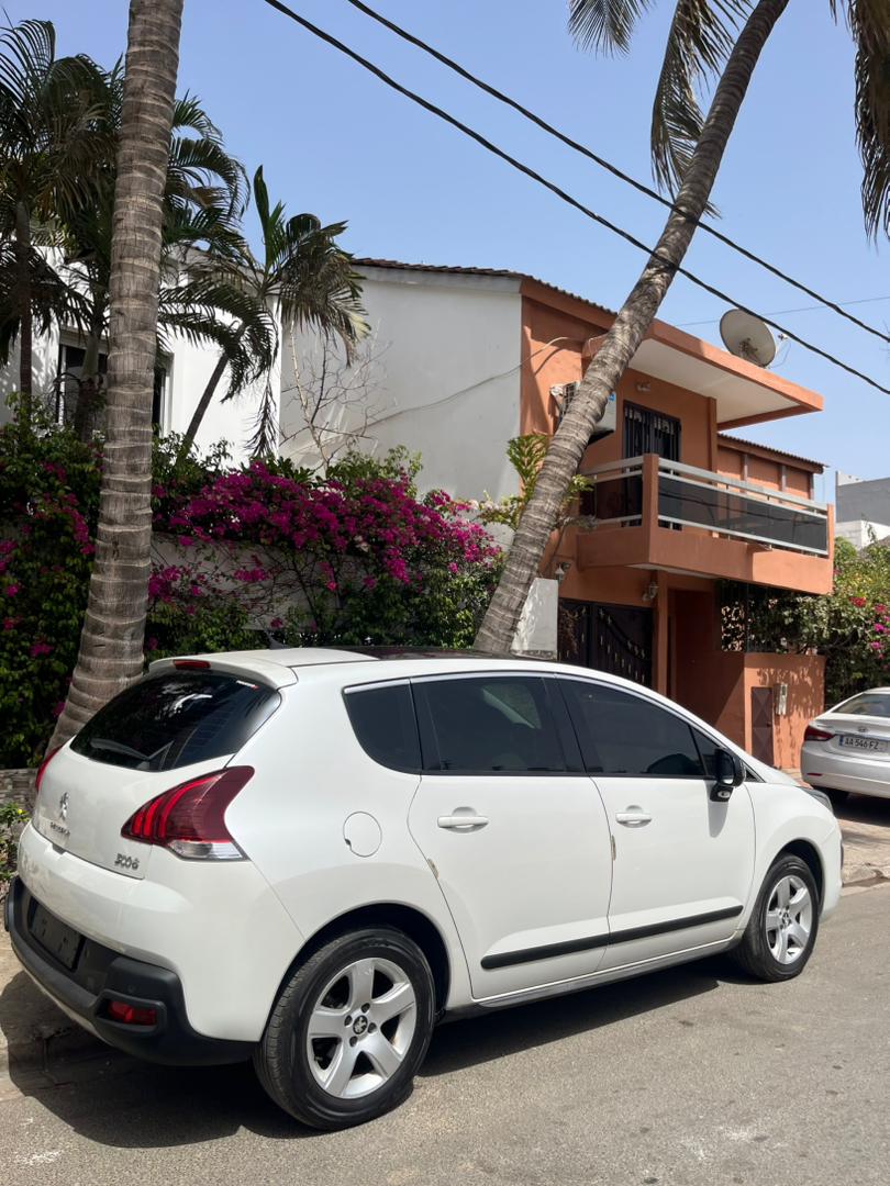 Peugeot 3008 BlueHDi 2016