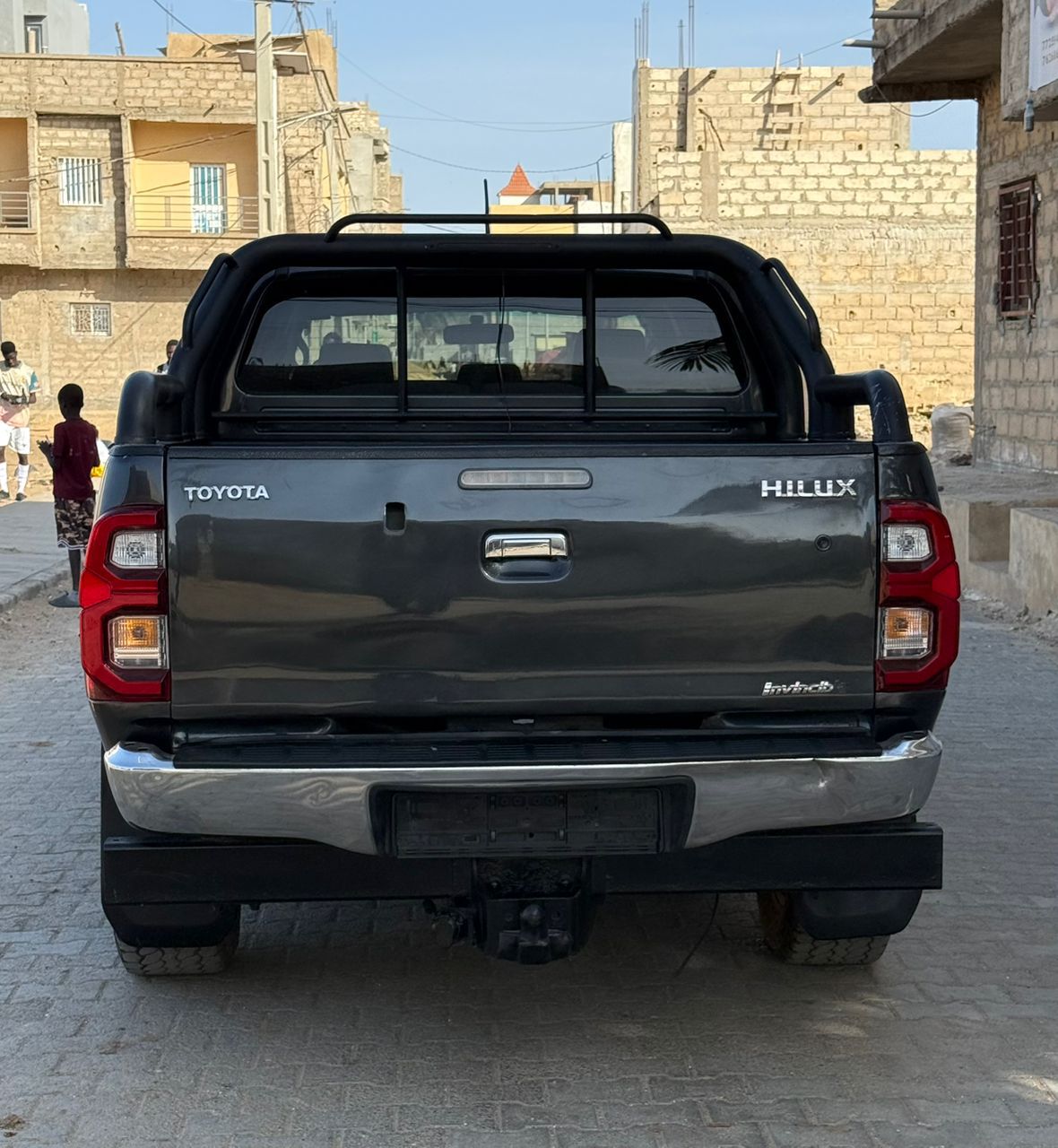 Toyota Hilux 2017 – Puissance, Confort et Fiabilité